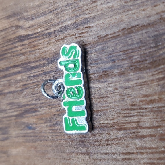 Friends charm pendant cute! - Picture 1 of 2